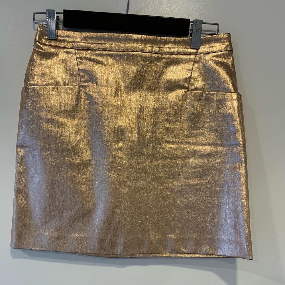 Club Monaco rose gold mini skirt - Size 2